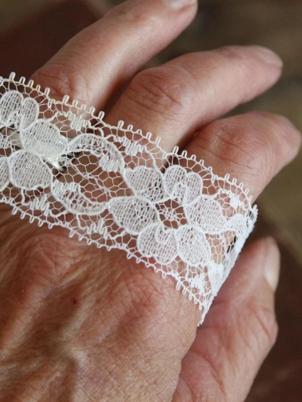 Vintage 1980s White Raschel Floral Lace Trim, Offray 3 Yards, 1.25
